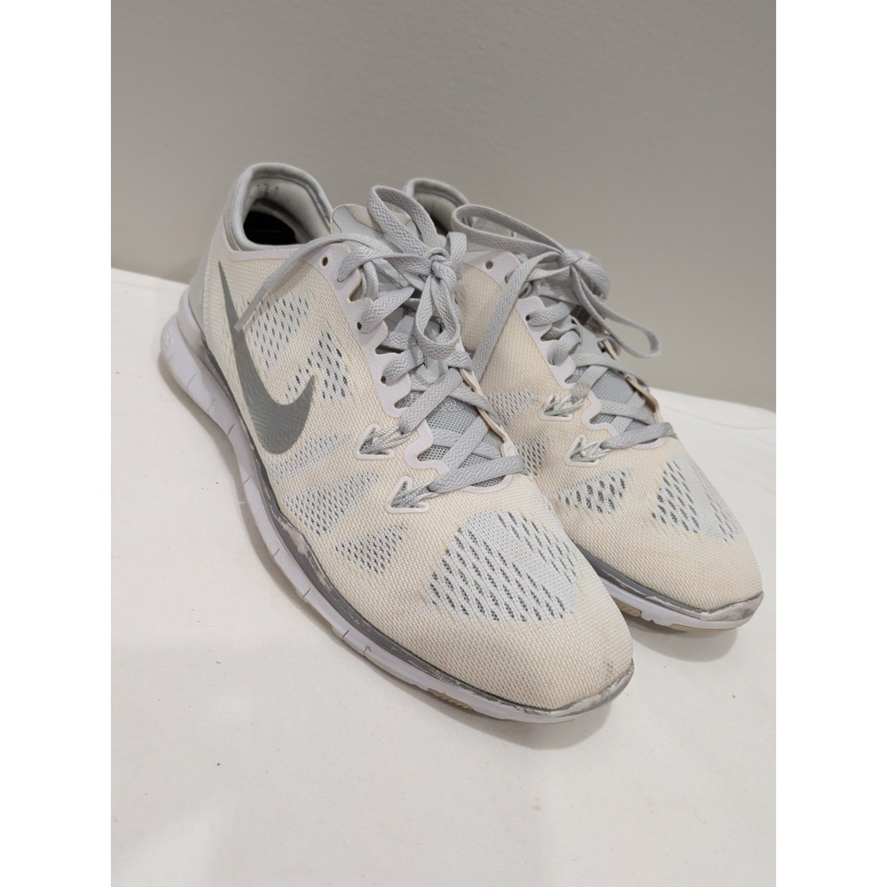 Nike Shoes Womens 8.5  Free 5.0 TR Fit 5 Running Sneakers White Logo 704674-100